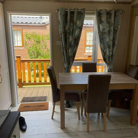 Fern Lodge With Hot Tub Stonham Aspall 外观 照片